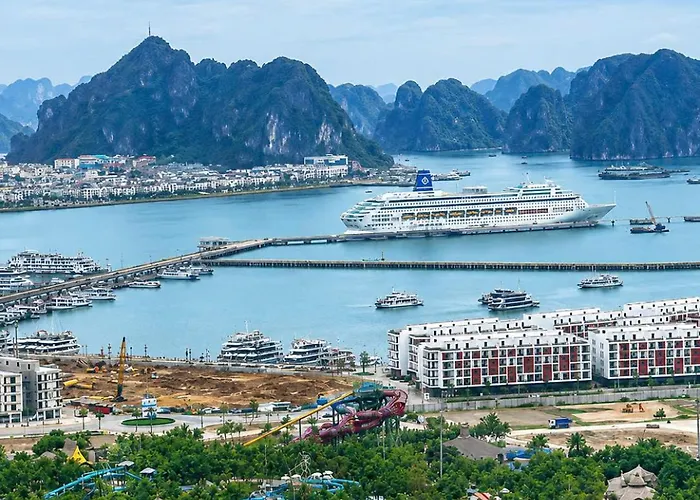 Pearl By The * Ha Long